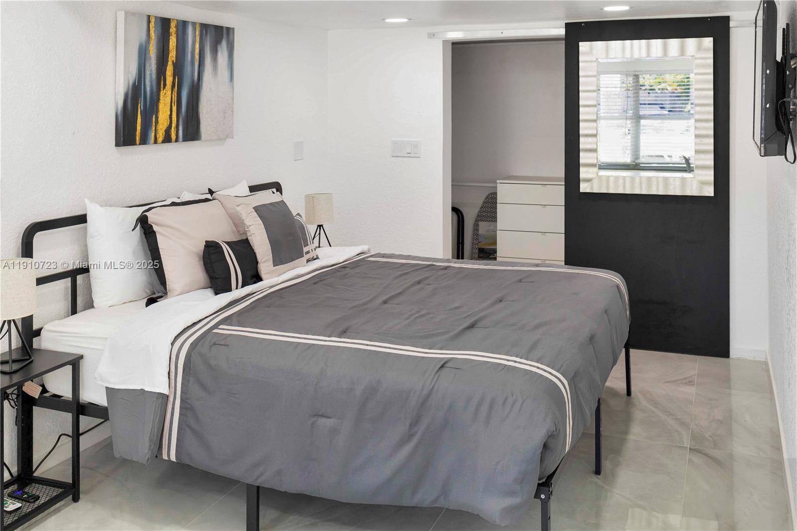 HIBISCUS PARK - Residential Lease