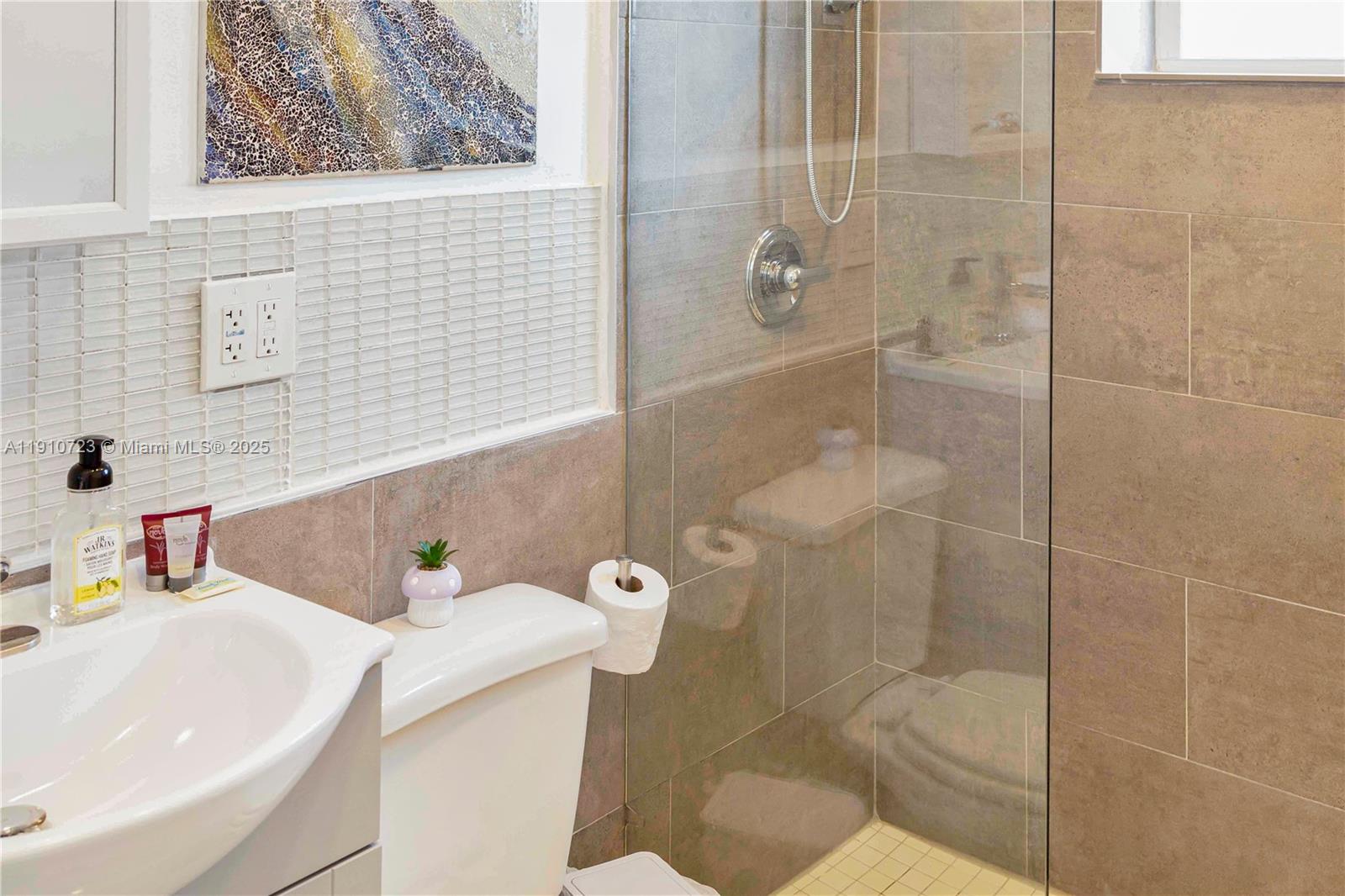 HIBISCUS PARK - Residential Lease