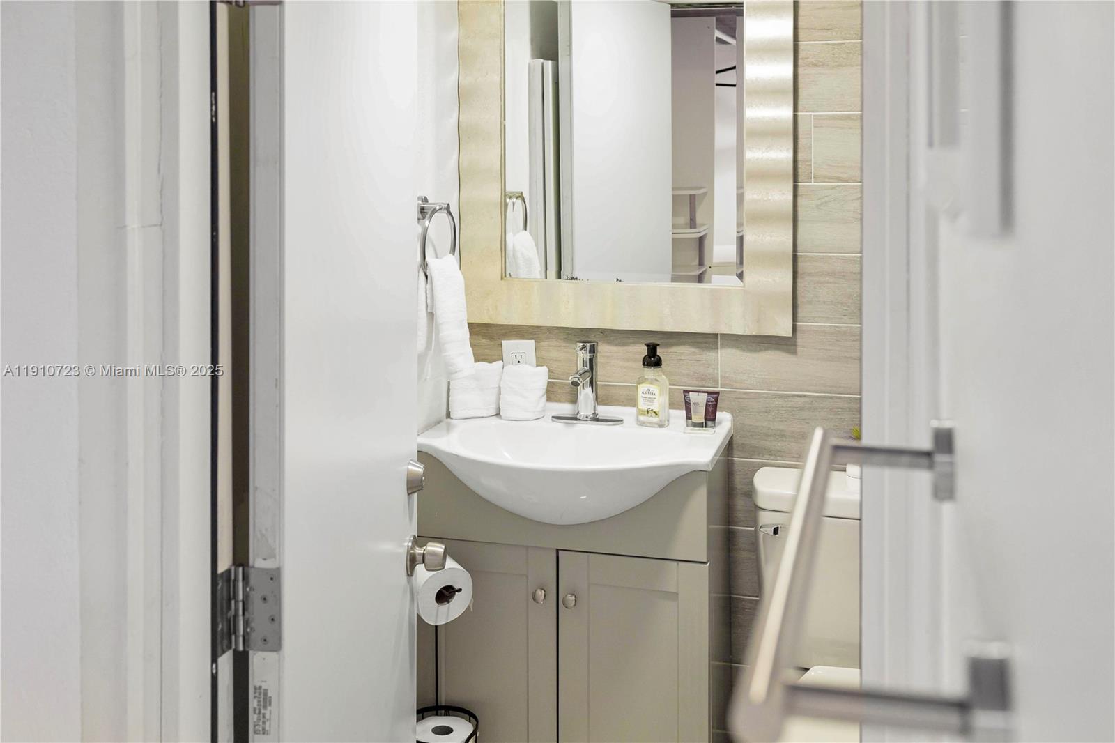 HIBISCUS PARK - Residential Lease