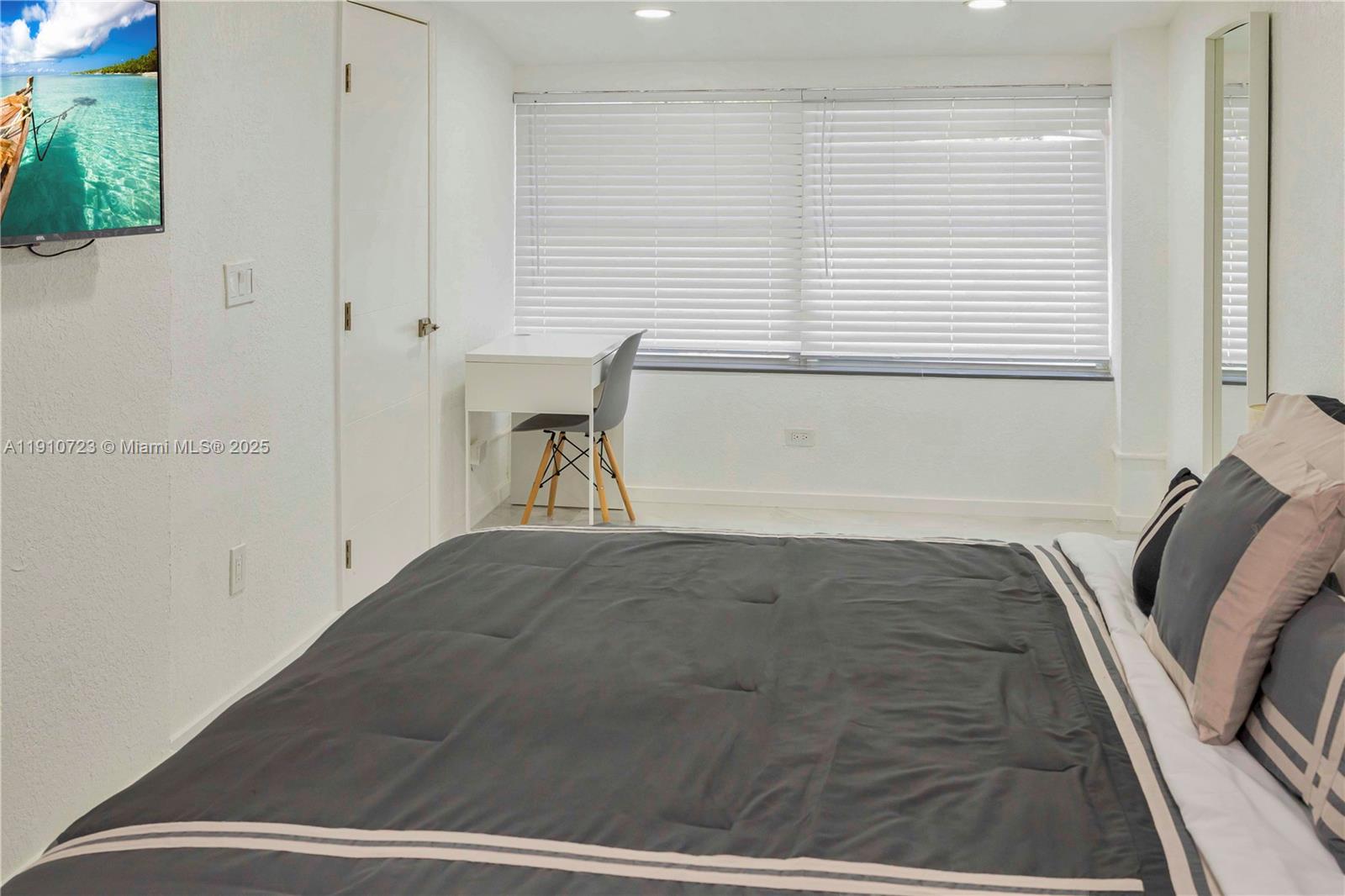 HIBISCUS PARK - Residential Lease