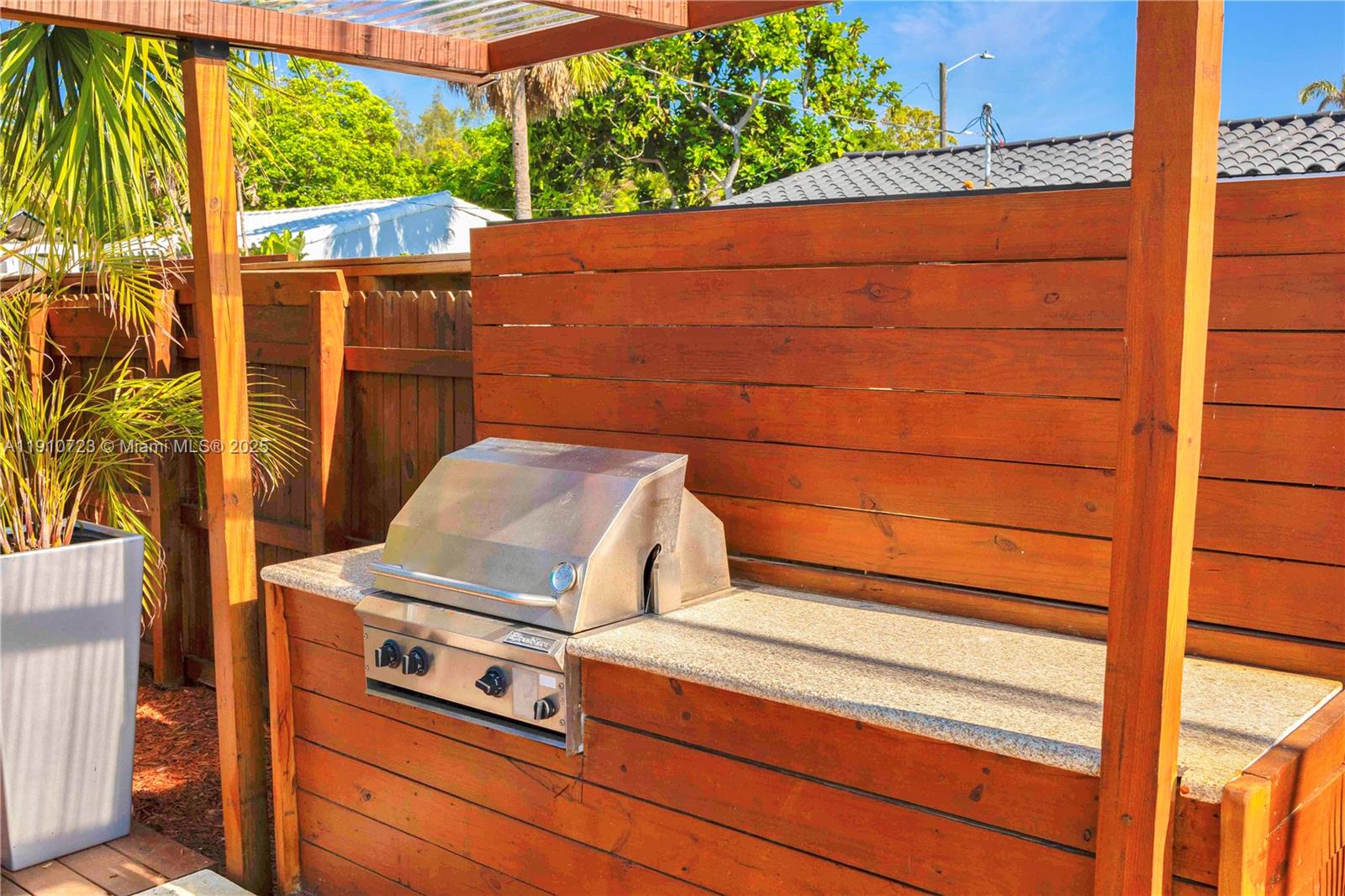 HIBISCUS PARK - Residential Lease