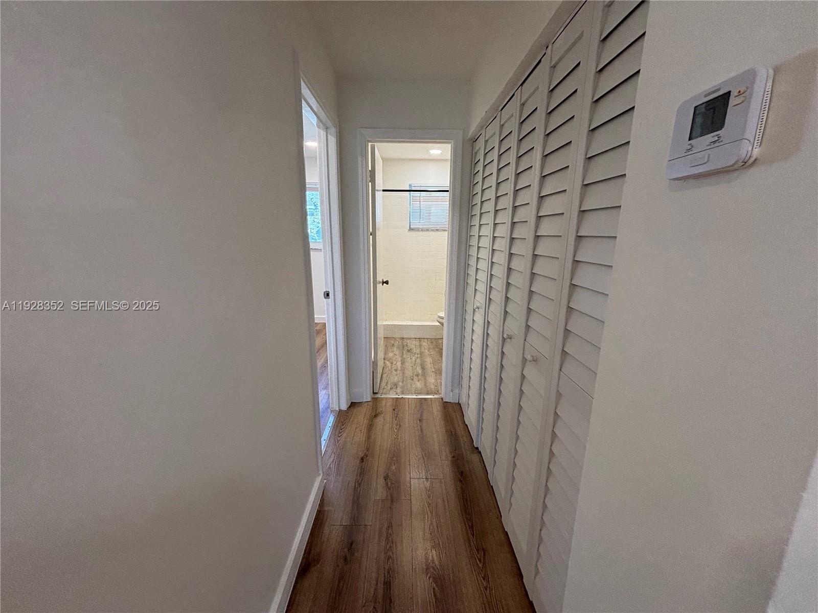 HOLLYWOOD LITTLE RANCHES - Residential Lease