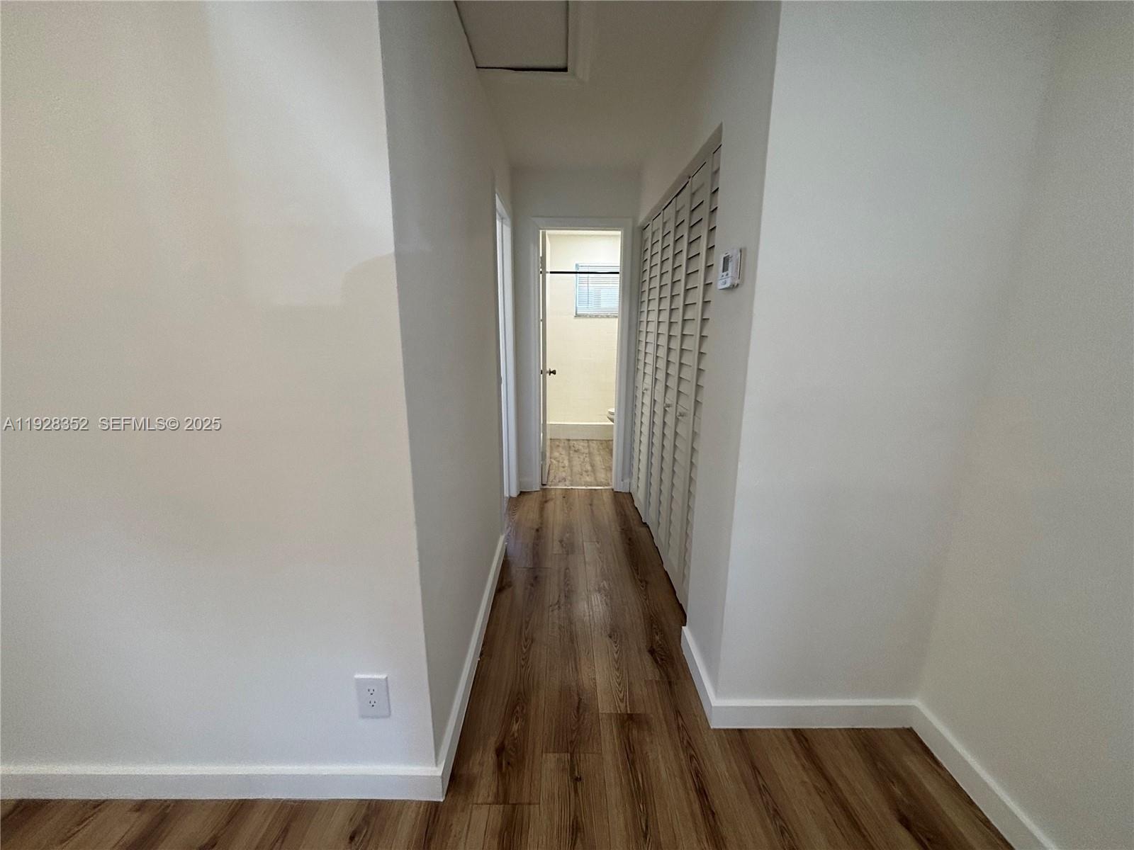 HOLLYWOOD LITTLE RANCHES - Residential Lease