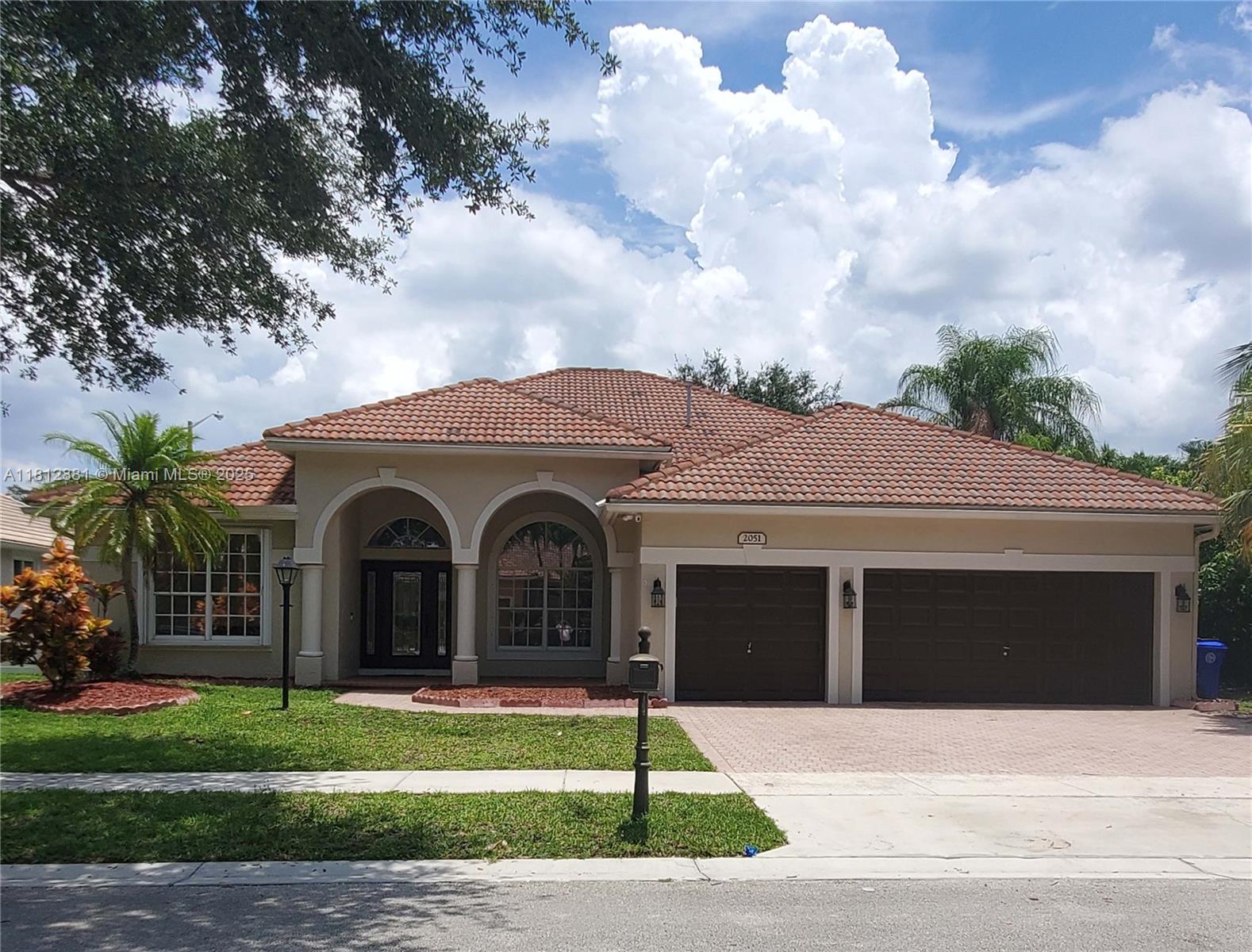 Rental Property at 2051 Nw 125th Ter, Pembroke Pines, Miami-Dade County, Florida - Bedrooms: 4 
Bathrooms: 3  - $5,600 MO.