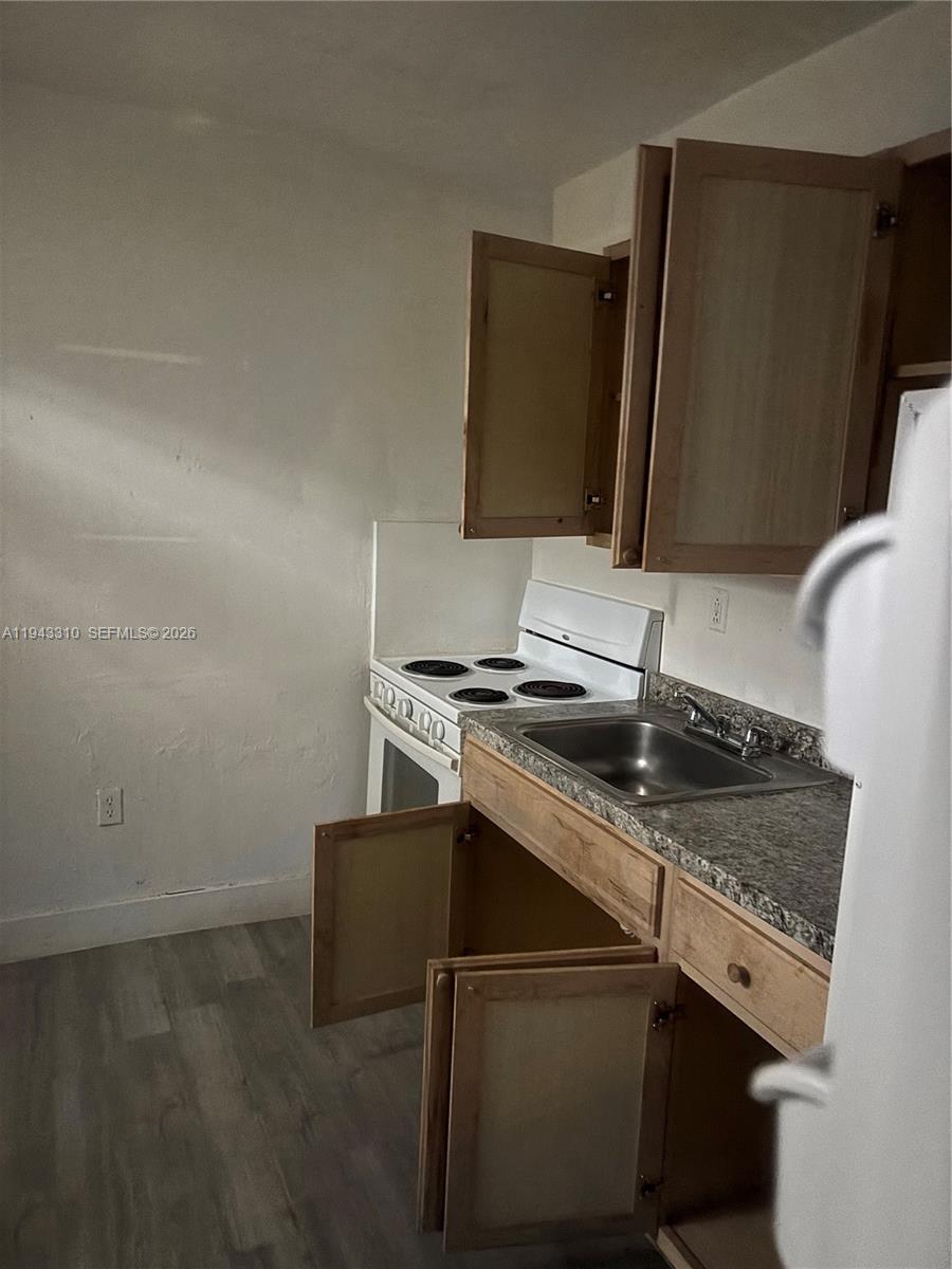 LAWRENCE ESTATES LAND COS - Residential Lease