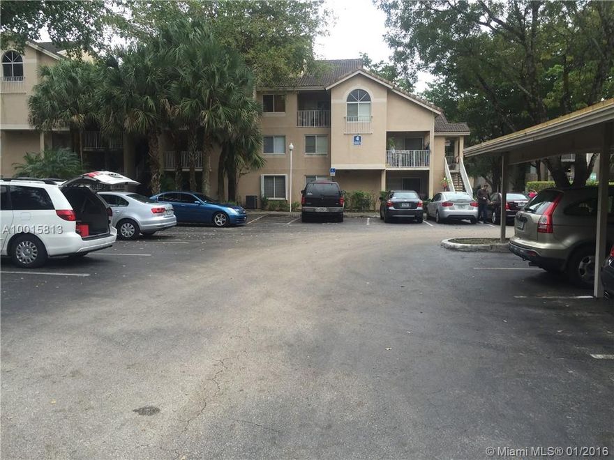 Nice community to live in, great area. Condo is in good condition. Centrally located to shops and schools. Buyers agent will pay $150 fee to Pyramid Platform at closing.