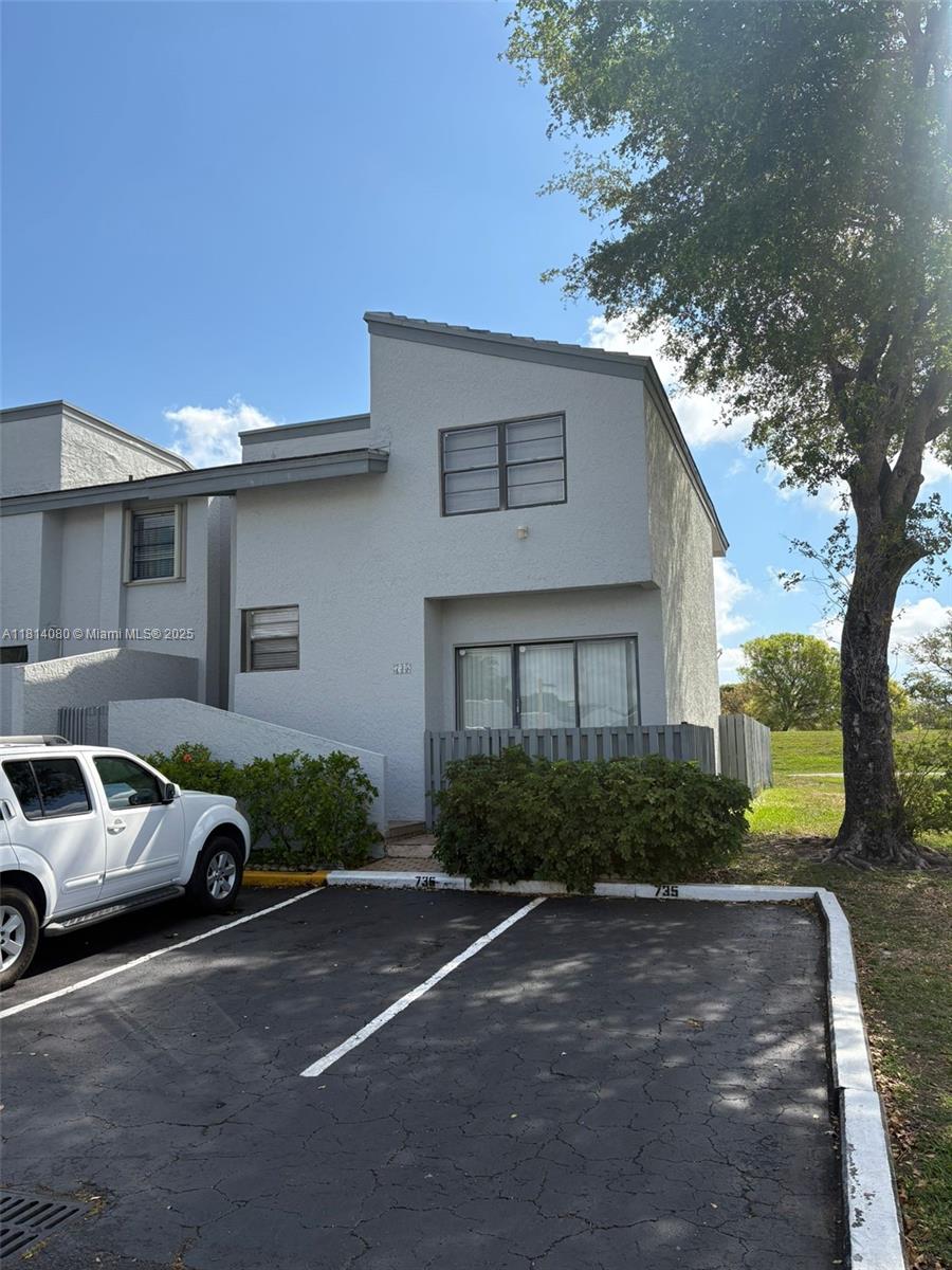 735 Nw 105th Pl C3, Miami, Broward County, Florida - 3 Bedrooms  
3 Bathrooms - 