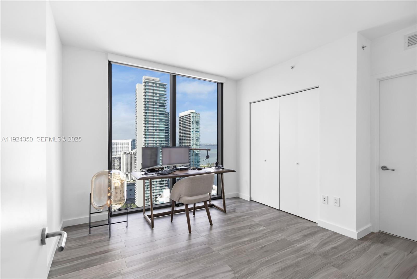 ICON BAY CONDO - Residential