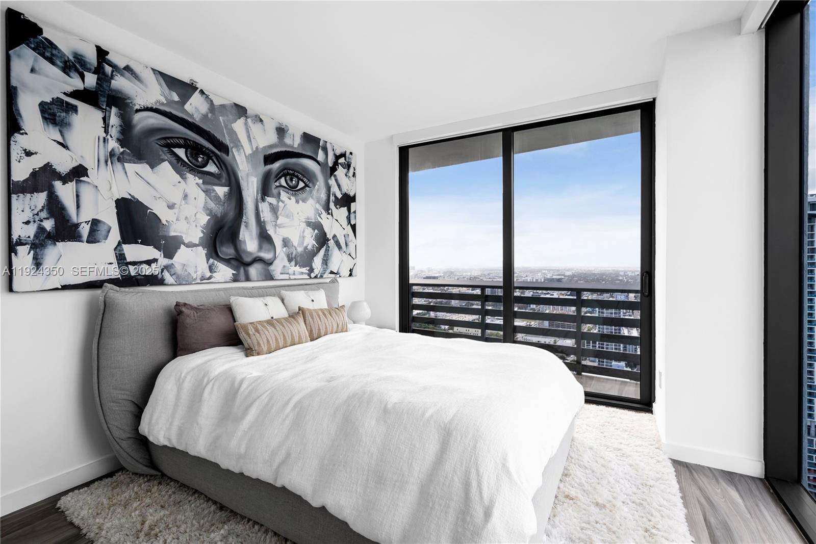 ICON BAY CONDO - Residential