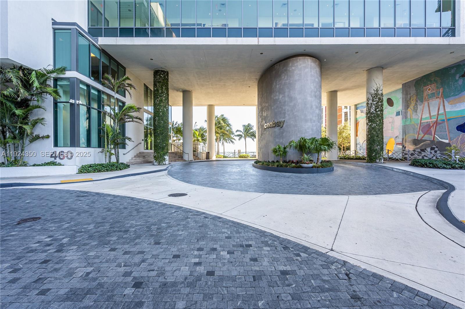 ICON BAY CONDO - Residential