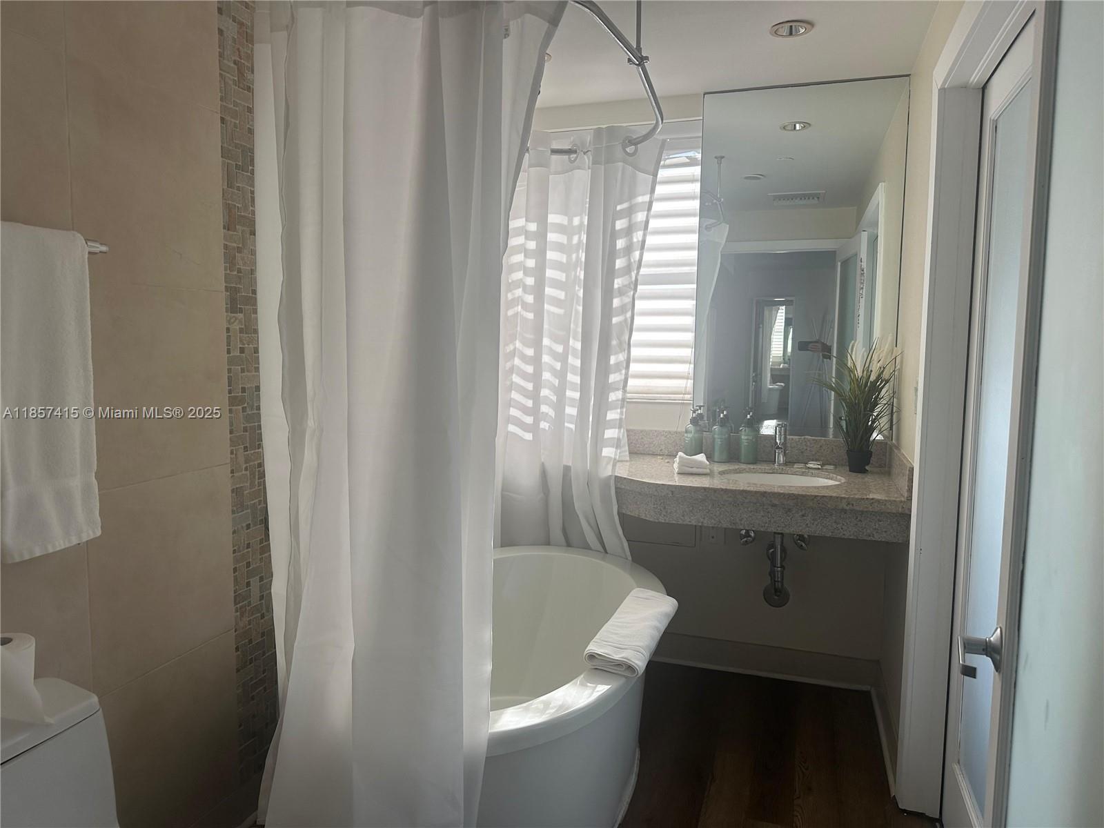 THE STRAND ON OCEAN DRIVE - Residential