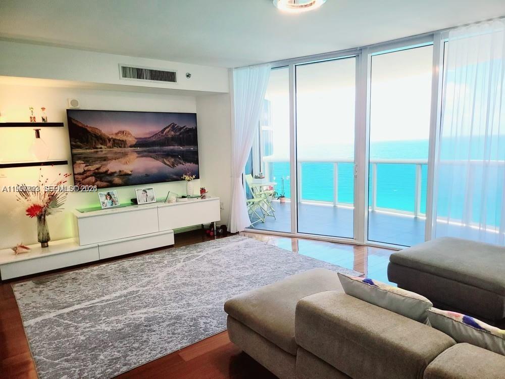 OCEAN FOUR CONDO - Residential Lease