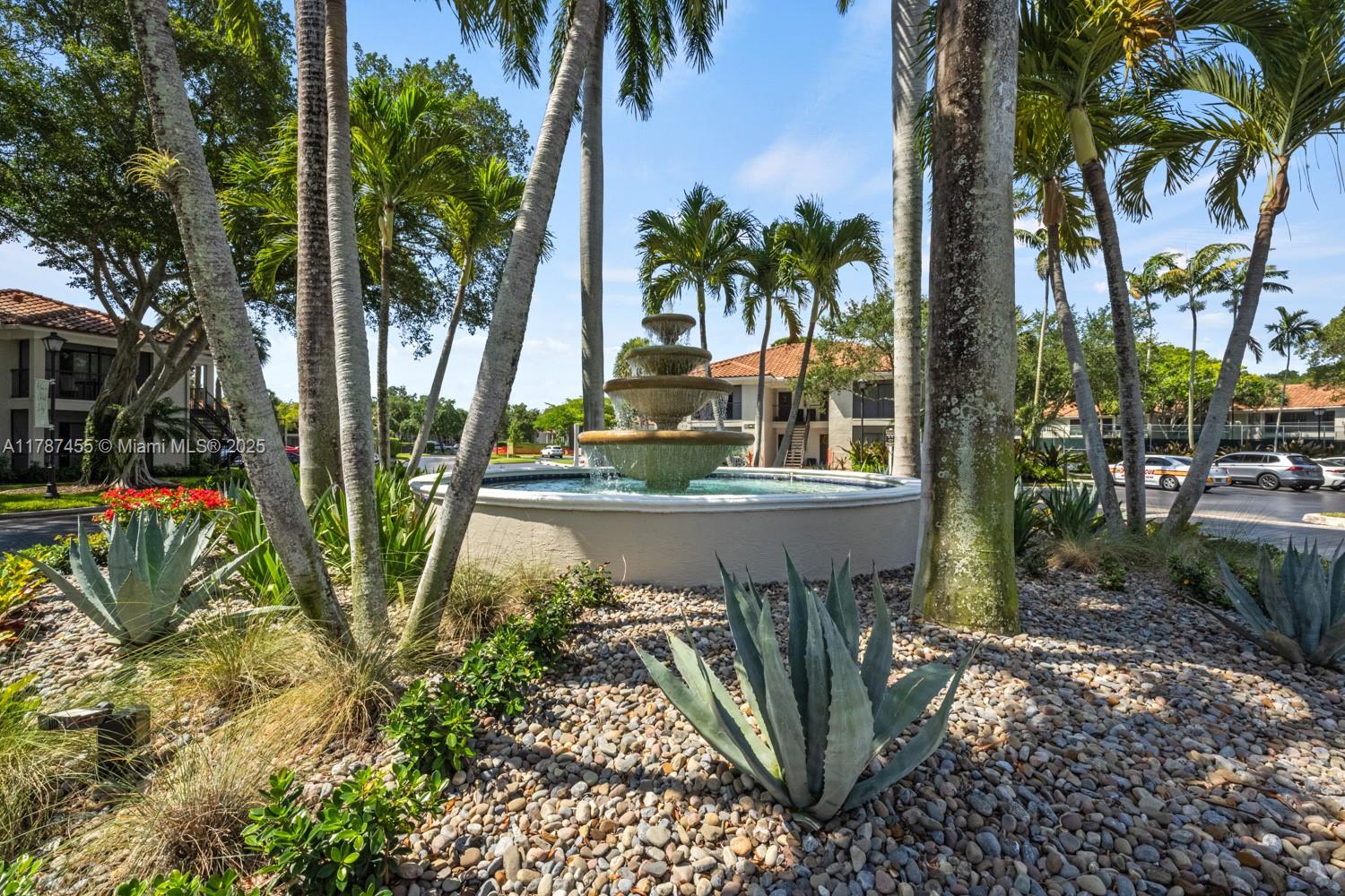 6503 N Military Trl Valencia