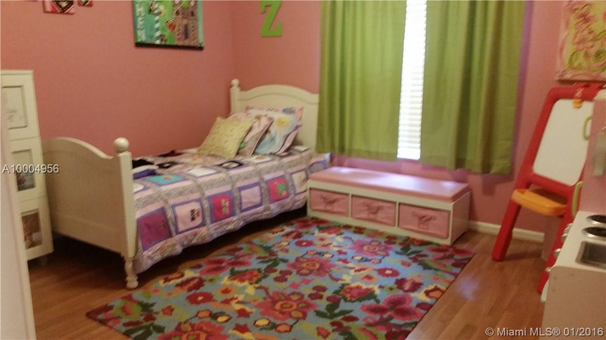 Kensington 146-39 B - Residential