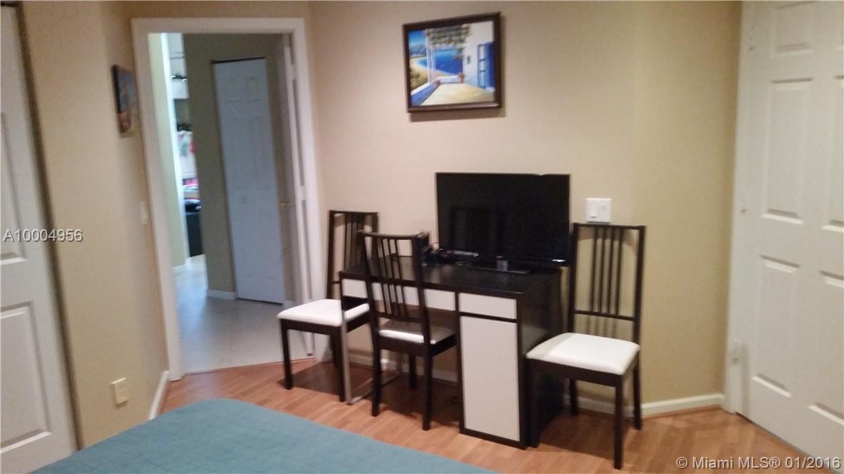 Kensington 146-39 B - Residential