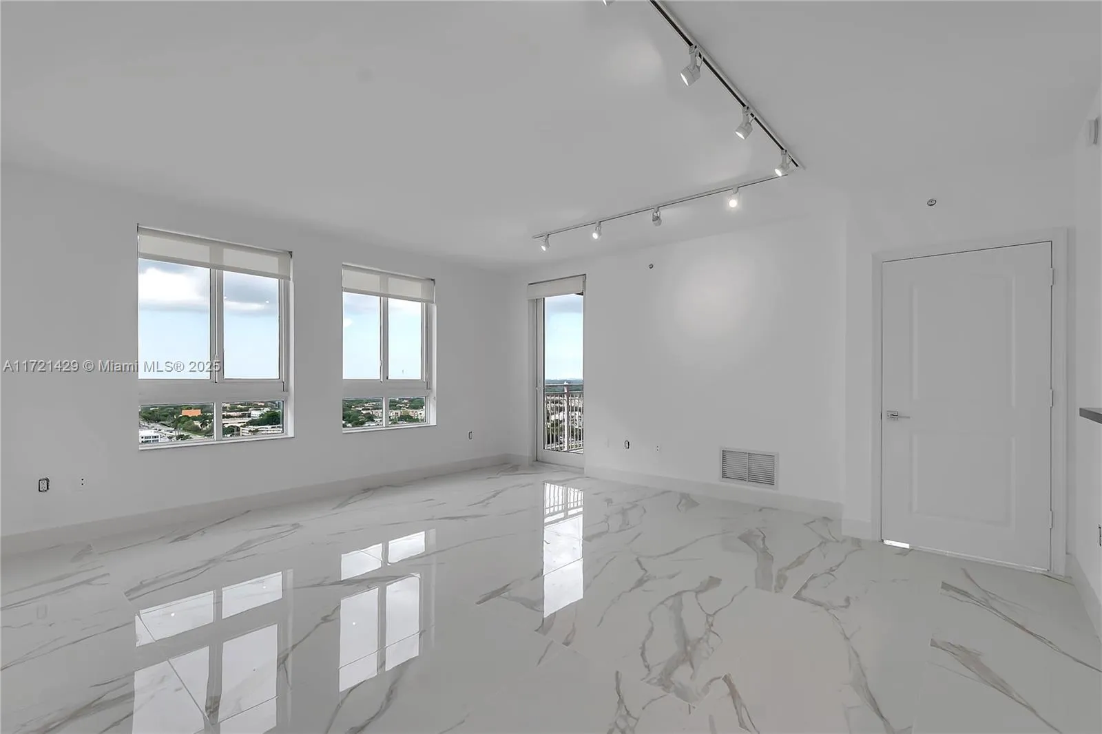 Miami, Florida 33156, United States, 2 Bedrooms Bedrooms, ,2 BathroomsBathrooms,Residential,Active,20562