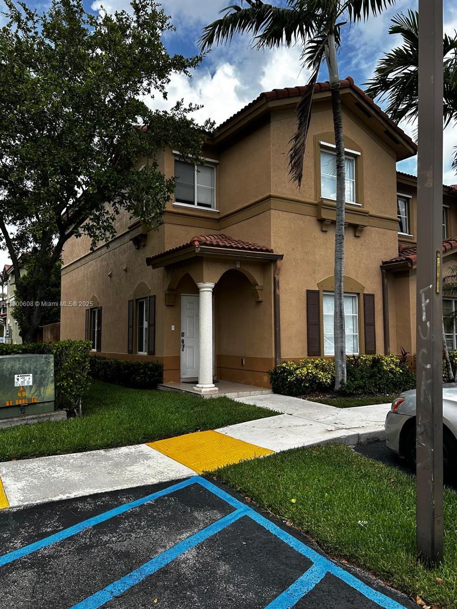 8526 Nw 107th Psge 1-40, Doral, Miami-Dade County, Florida - 4 Bedrooms  
3 Bathrooms - 