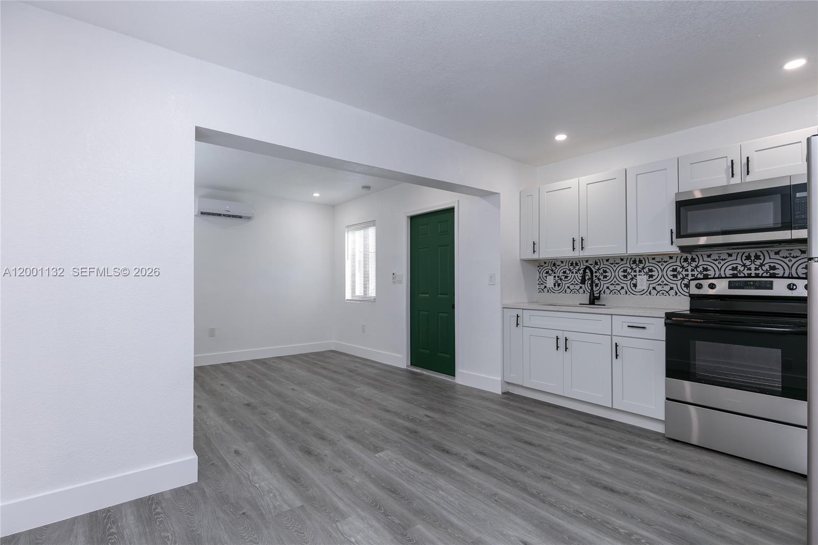 SUN LAND PARK - Residential Lease