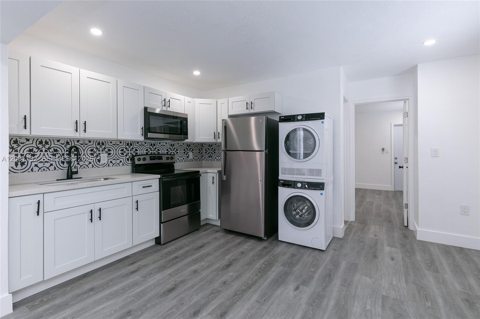 SUN LAND PARK - Residential Lease