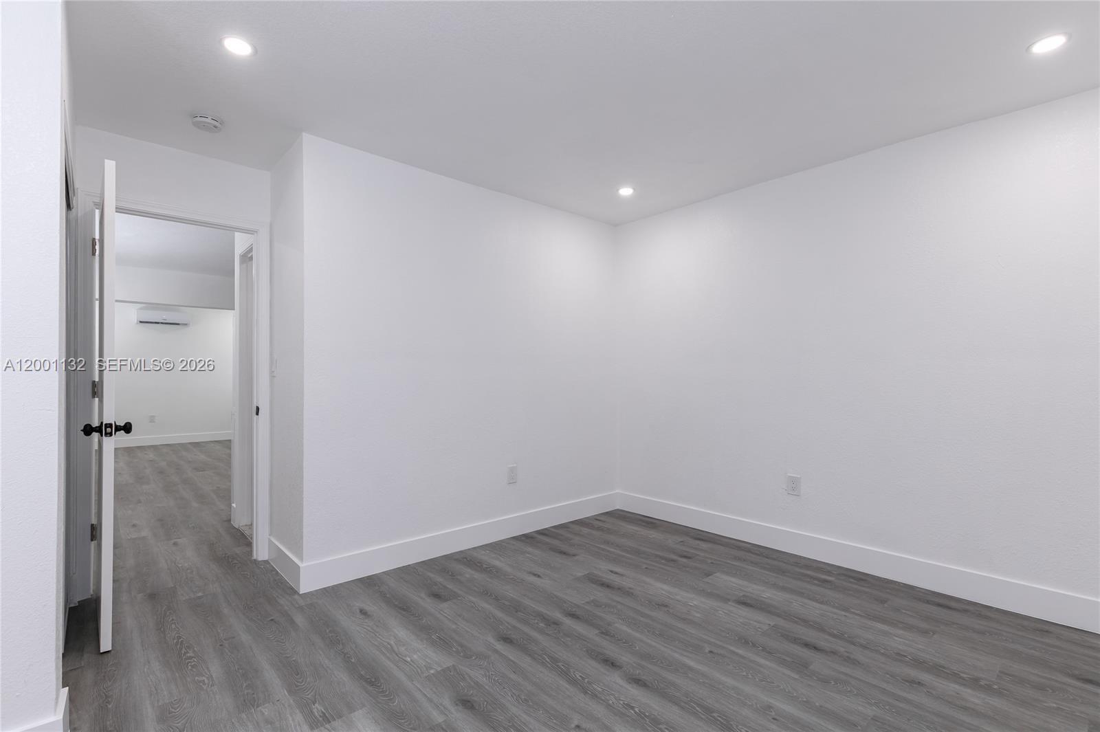 SUN LAND PARK - Residential Lease