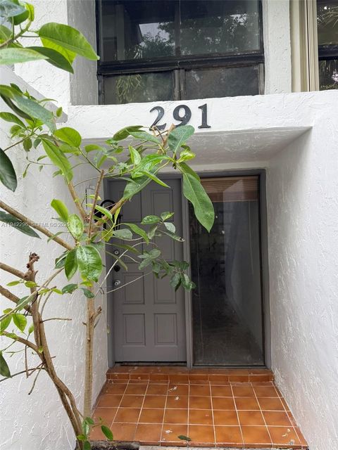 Photo of 19216 NE 25th Ave #291C, Miami, FL 33180 (MLS # A11942296)