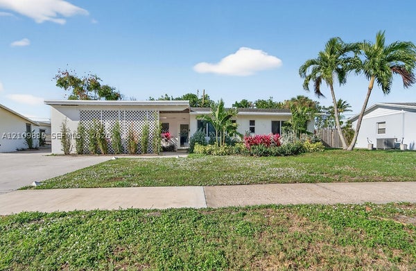 756 CINNAMON RD, NORTH PALM BEACH, FL 33408 - Image 63f68b3f790f2ebe2f6a79cf4b1d946a/2799863258