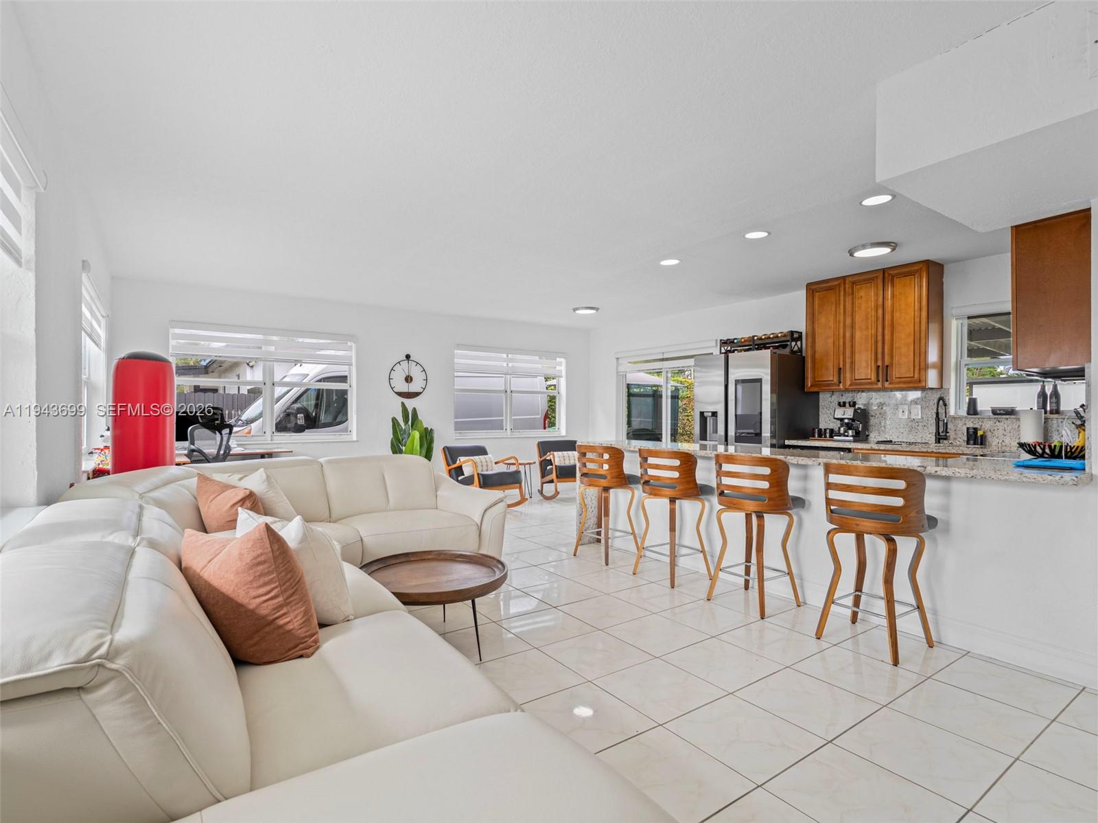 WESTWOOD LAKE 4TH ADDN - Residential