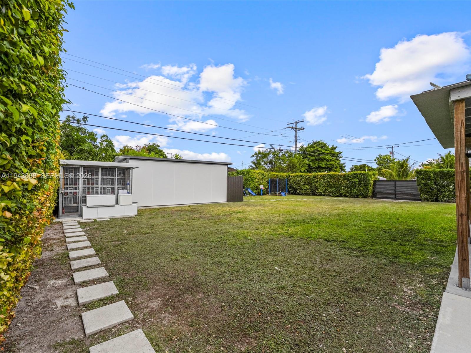 WESTWOOD LAKE 4TH ADDN - Residential