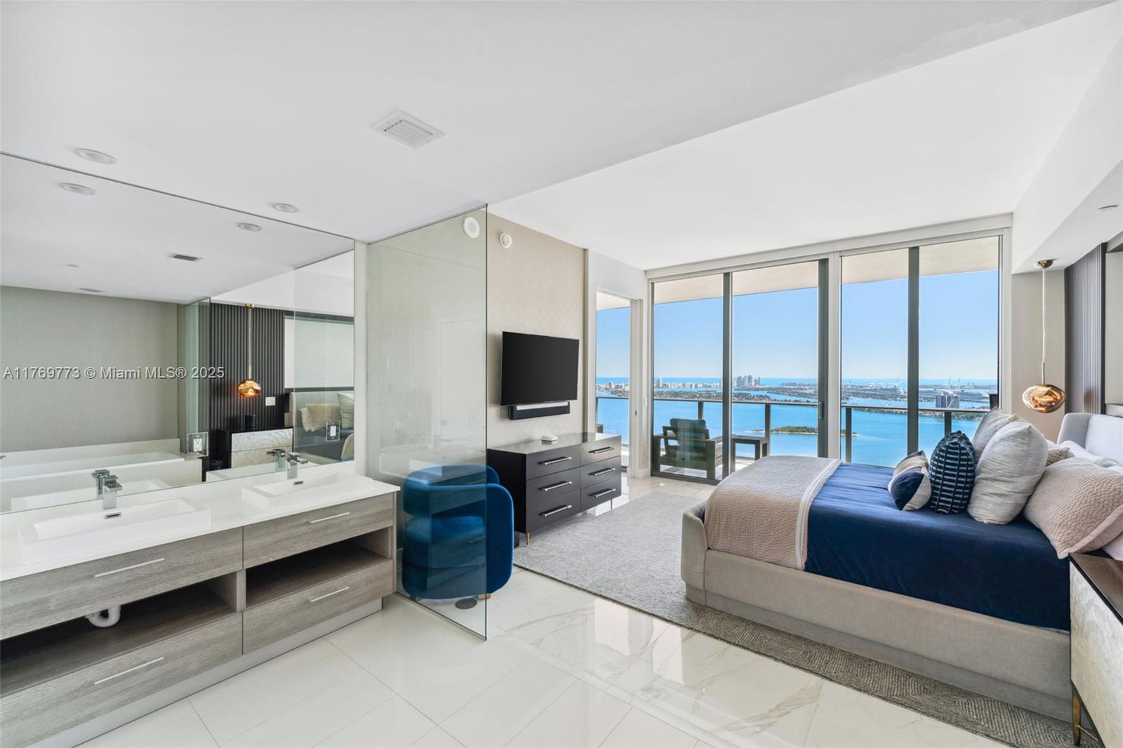PARAISO BAY CONDO - Residential