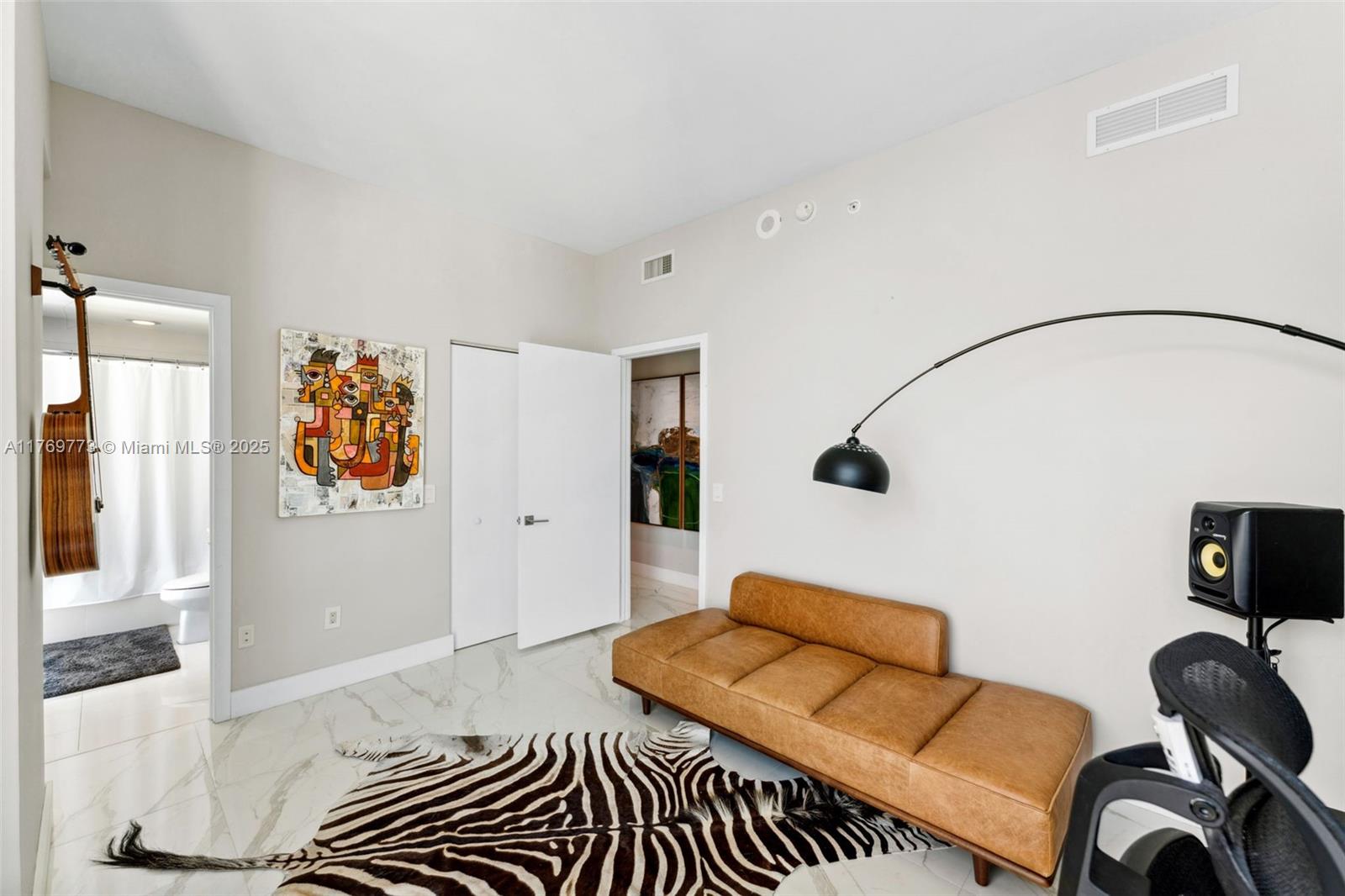 PARAISO BAY CONDO - Residential
