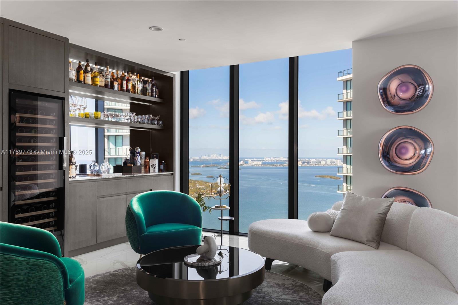 PARAISO BAY CONDO - Residential
