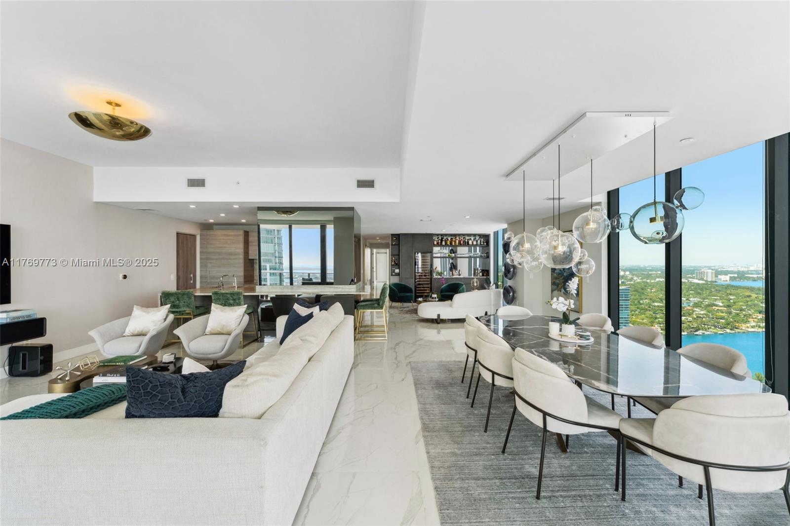 PARAISO BAY CONDO - Residential
