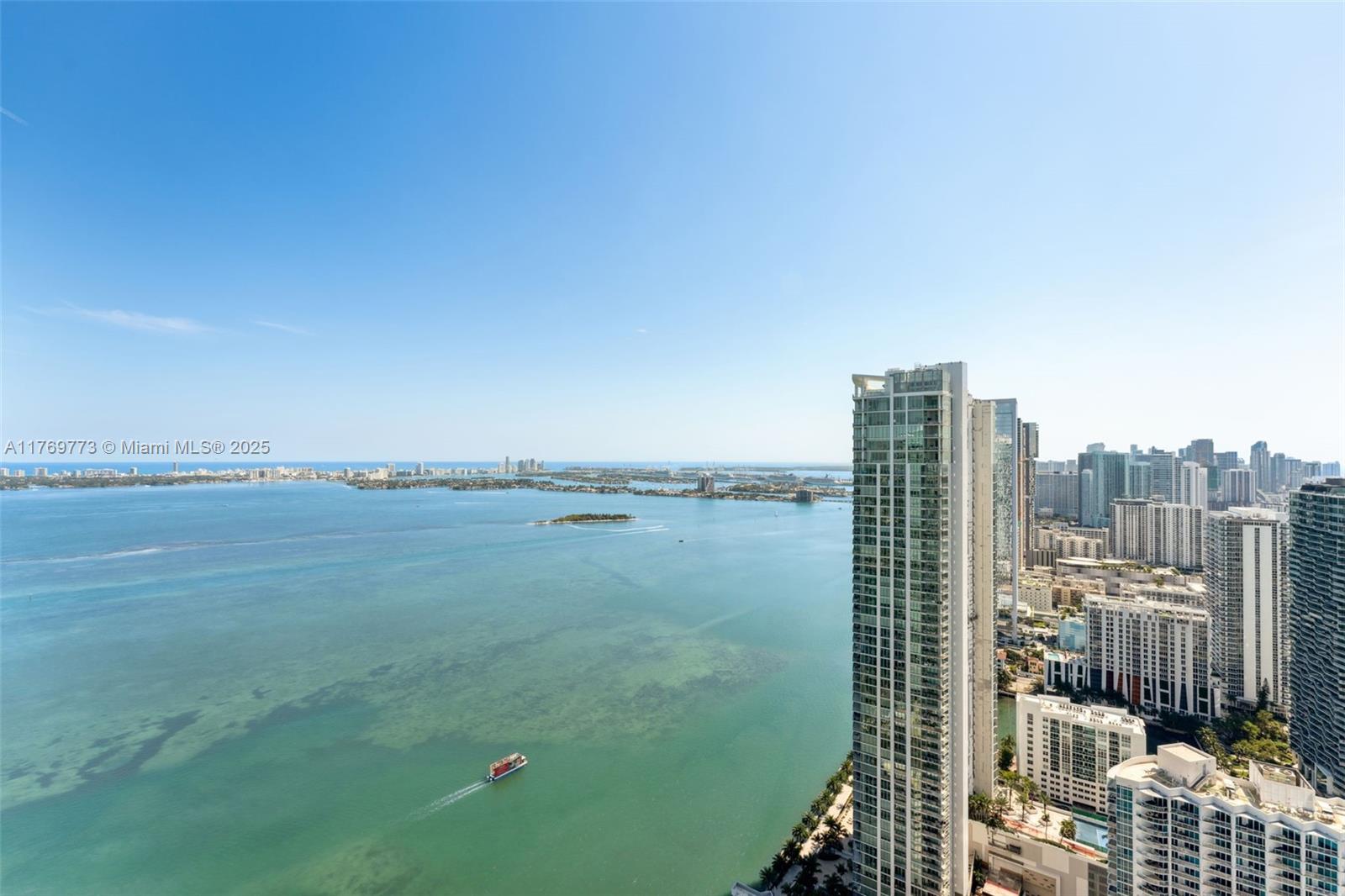 PARAISO BAY CONDO - Residential