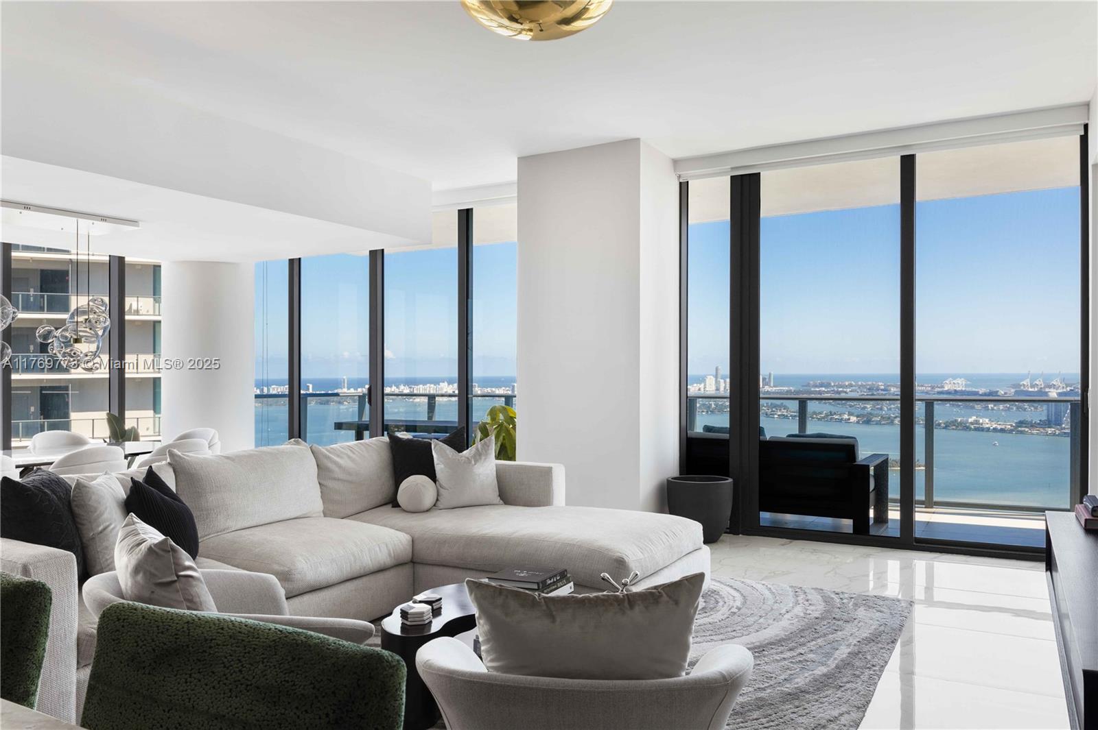 PARAISO BAY CONDO - Residential