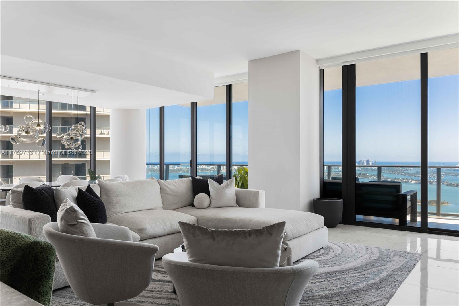 PARAISO BAY CONDO - Residential