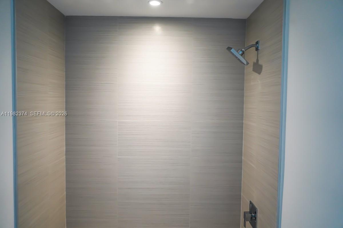 BRICKELL TEN CONDO - Residential Lease