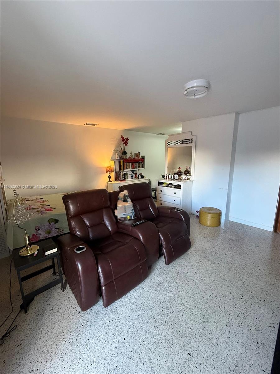 110 Flagami Blvd