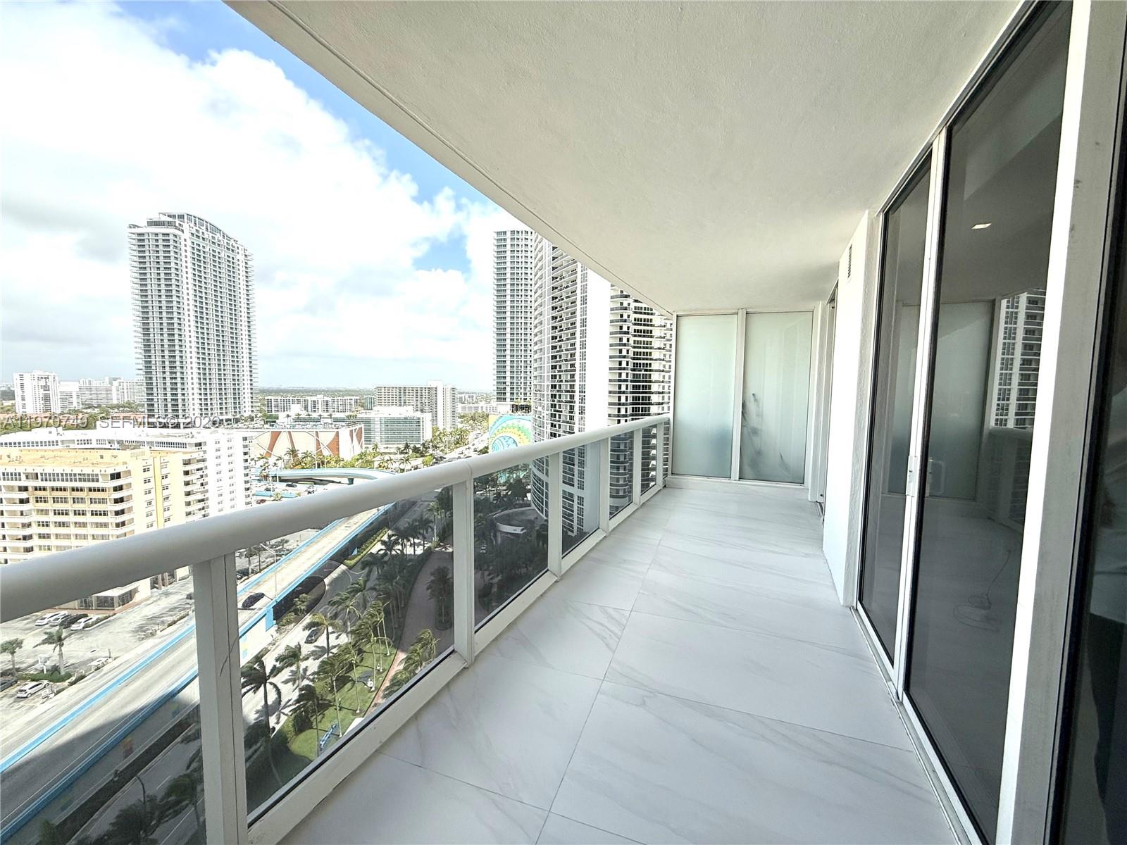 BEACH CLUB ONE - Residential