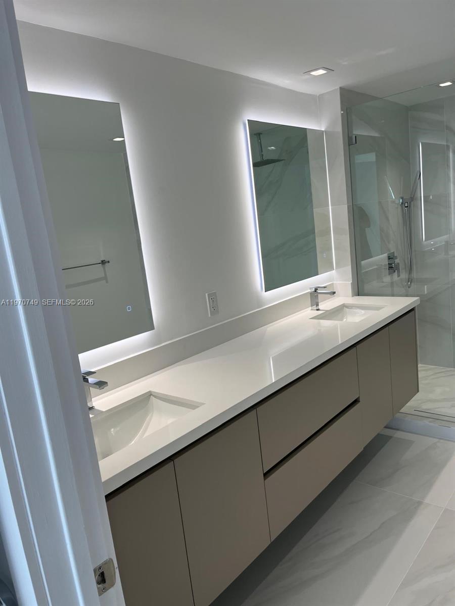 BEACH CLUB ONE - Residential