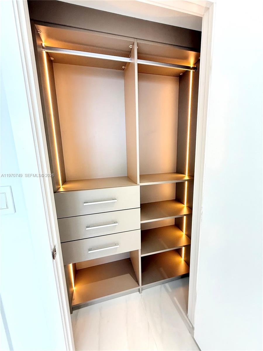 BEACH CLUB ONE - Residential