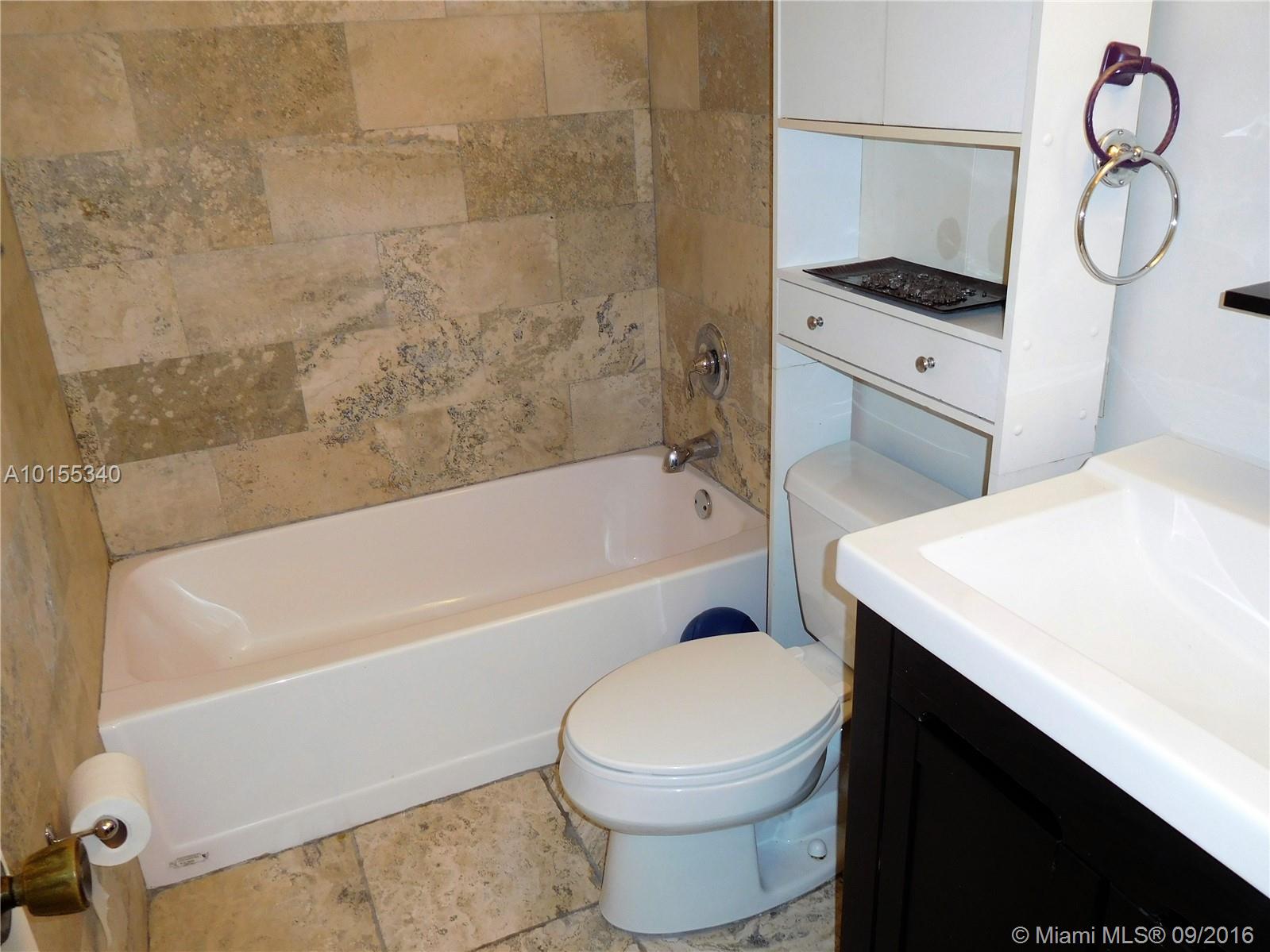 Lago del Rey - Residential Lease