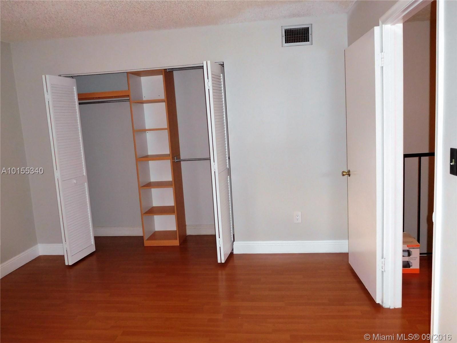 Lago del Rey - Residential Lease