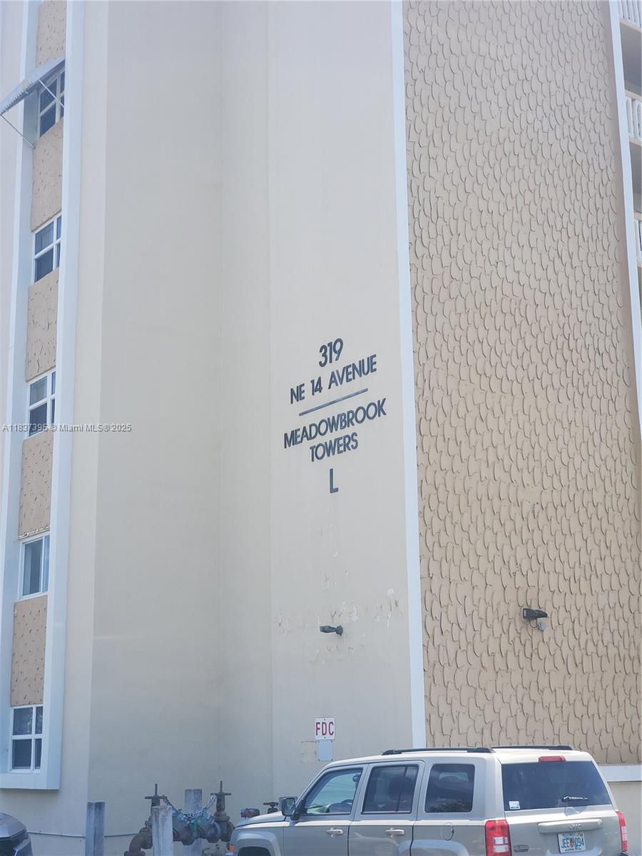 MEADOWBROOK TOWERS CONDO - Residential Lease