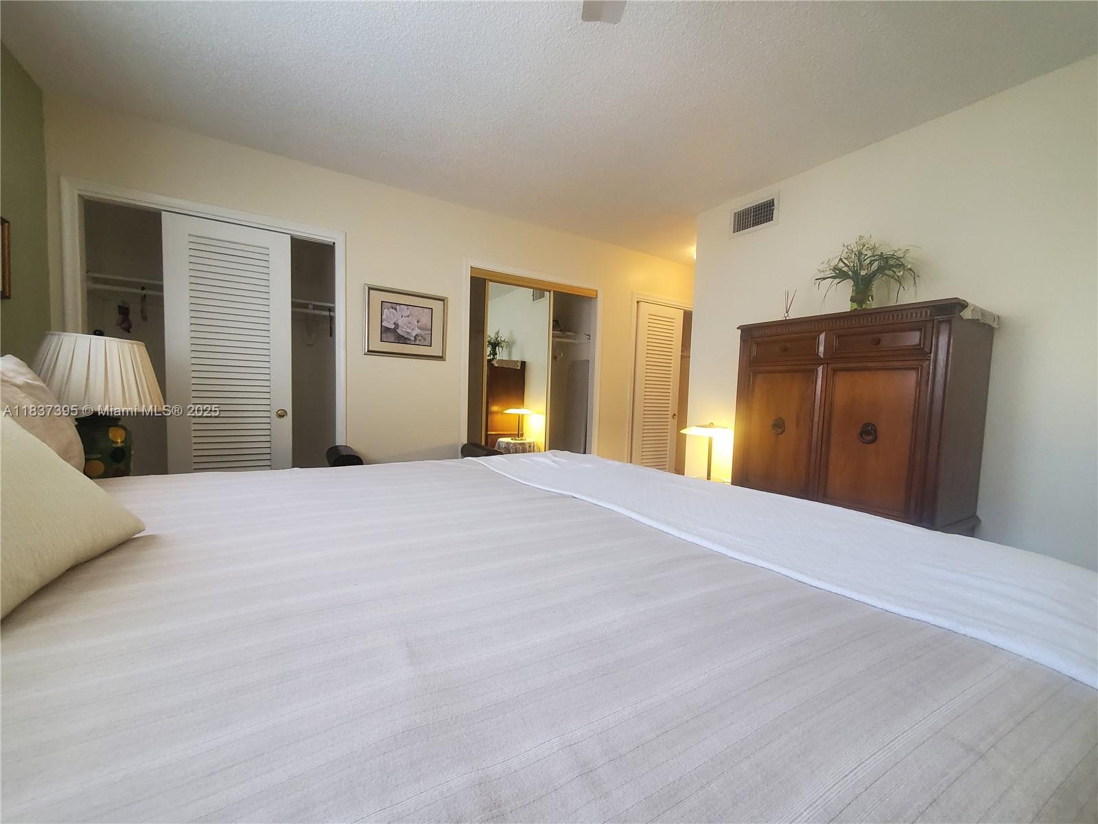 MEADOWBROOK TOWERS CONDO - Residential Lease