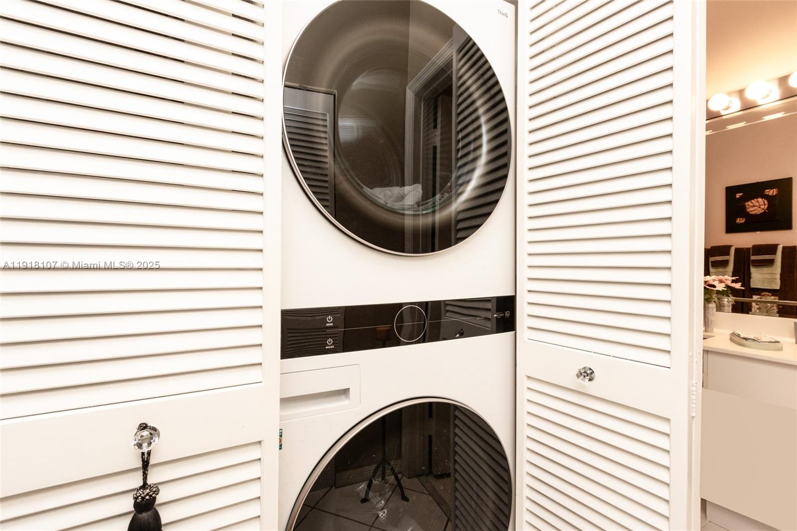 TRENT CONDOMINIUM E - Residential