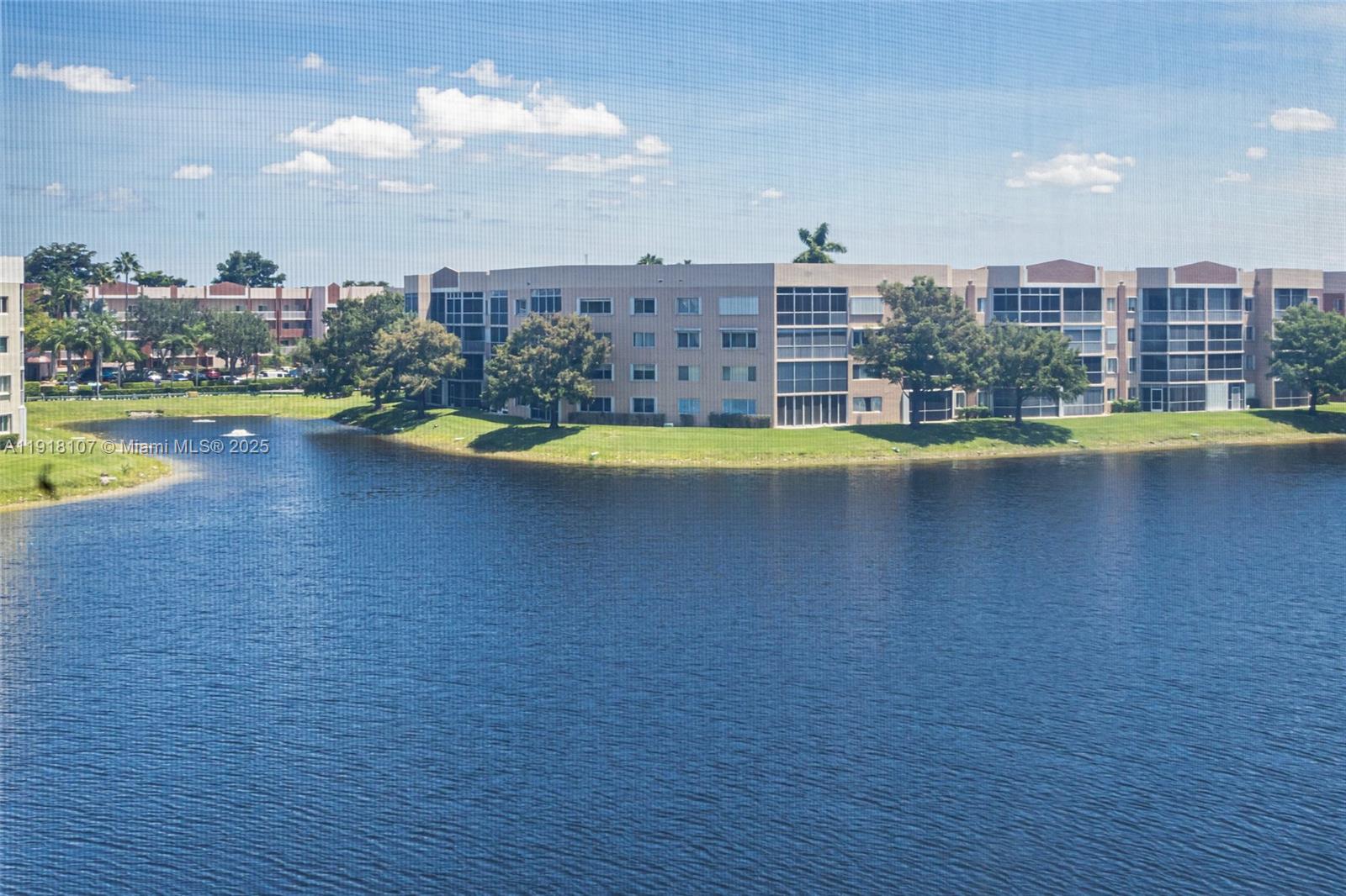 TRENT CONDOMINIUM E - Residential