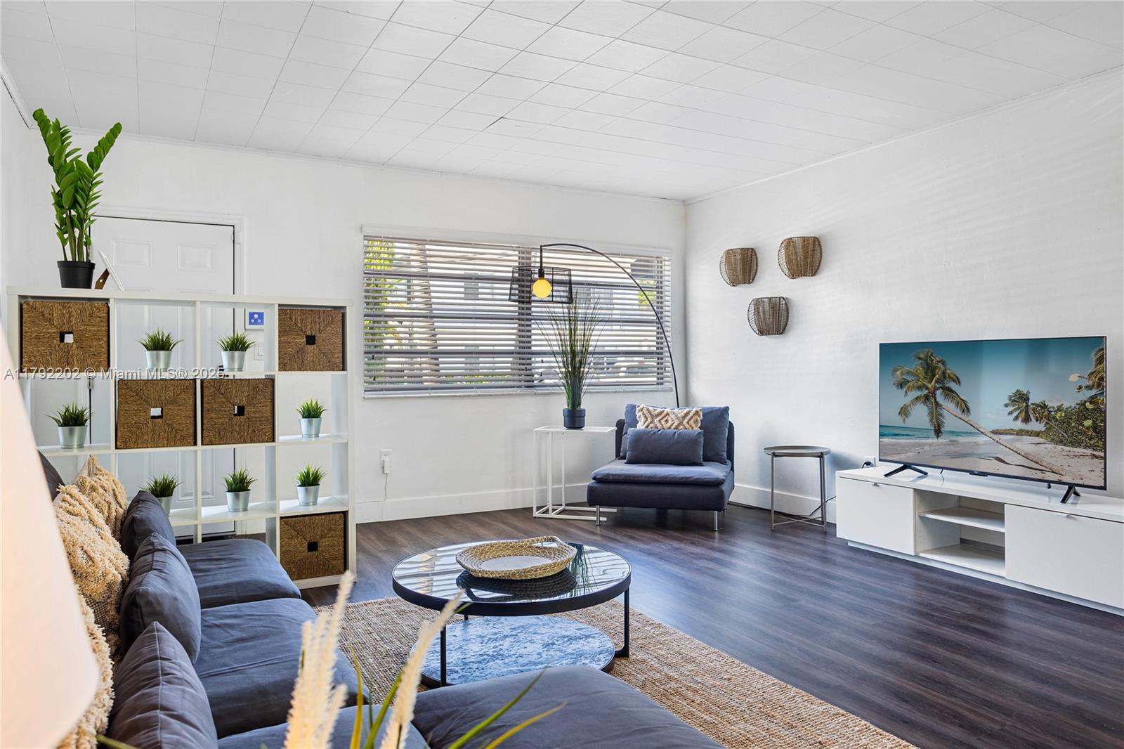 Rental Property at 1150 8th St 1, Miami Beach, Miami-Dade County, Florida - Bedrooms: 3 
Bathrooms: 1  - $3,600 MO.