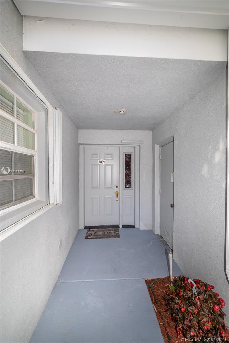 KEY GATE CONDO NO FIVE - Residential