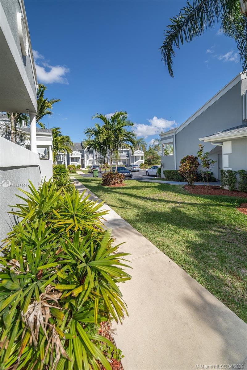 KEY GATE CONDO NO FIVE - Residential