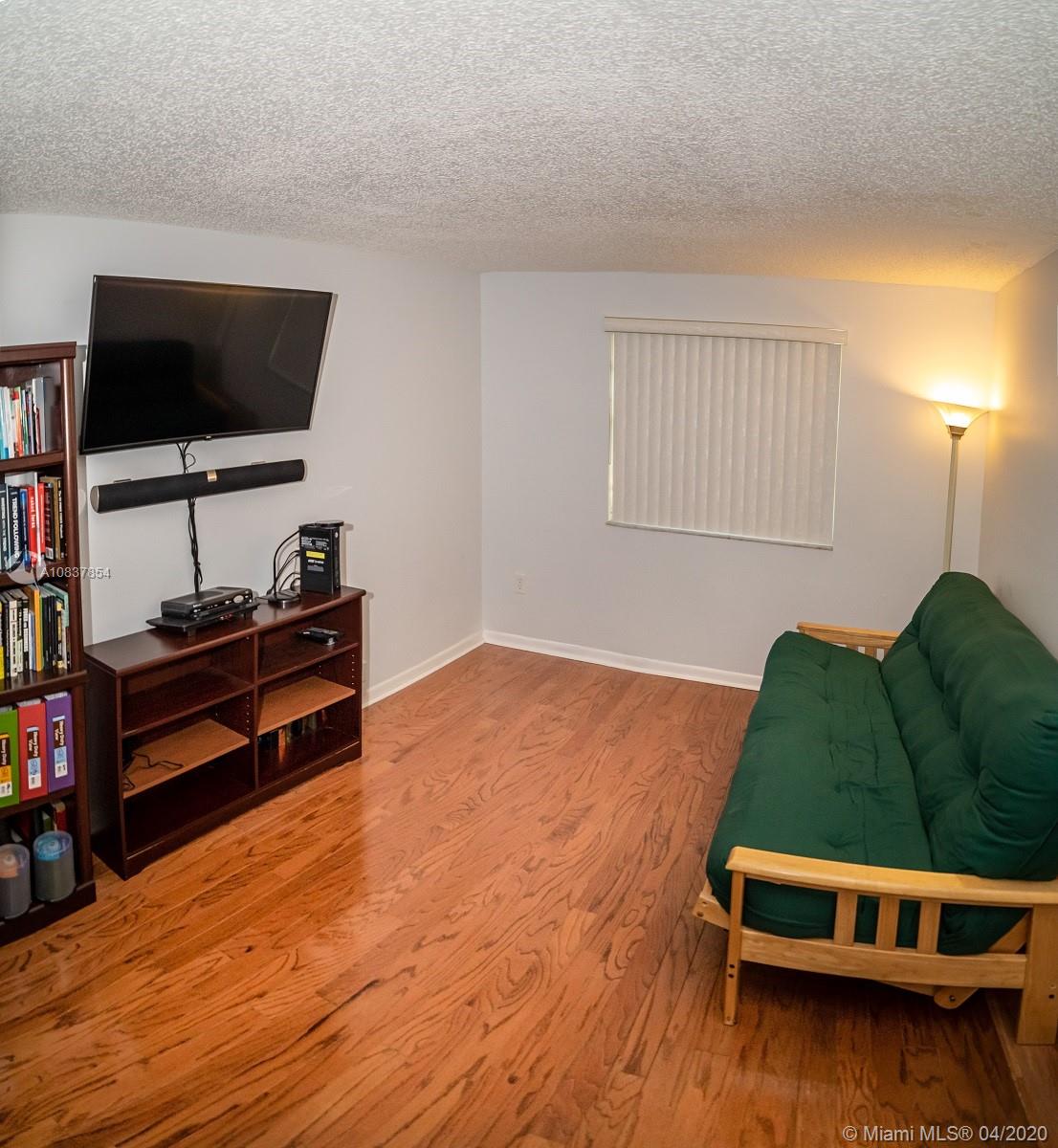 KEY GATE CONDO NO FIVE - Residential